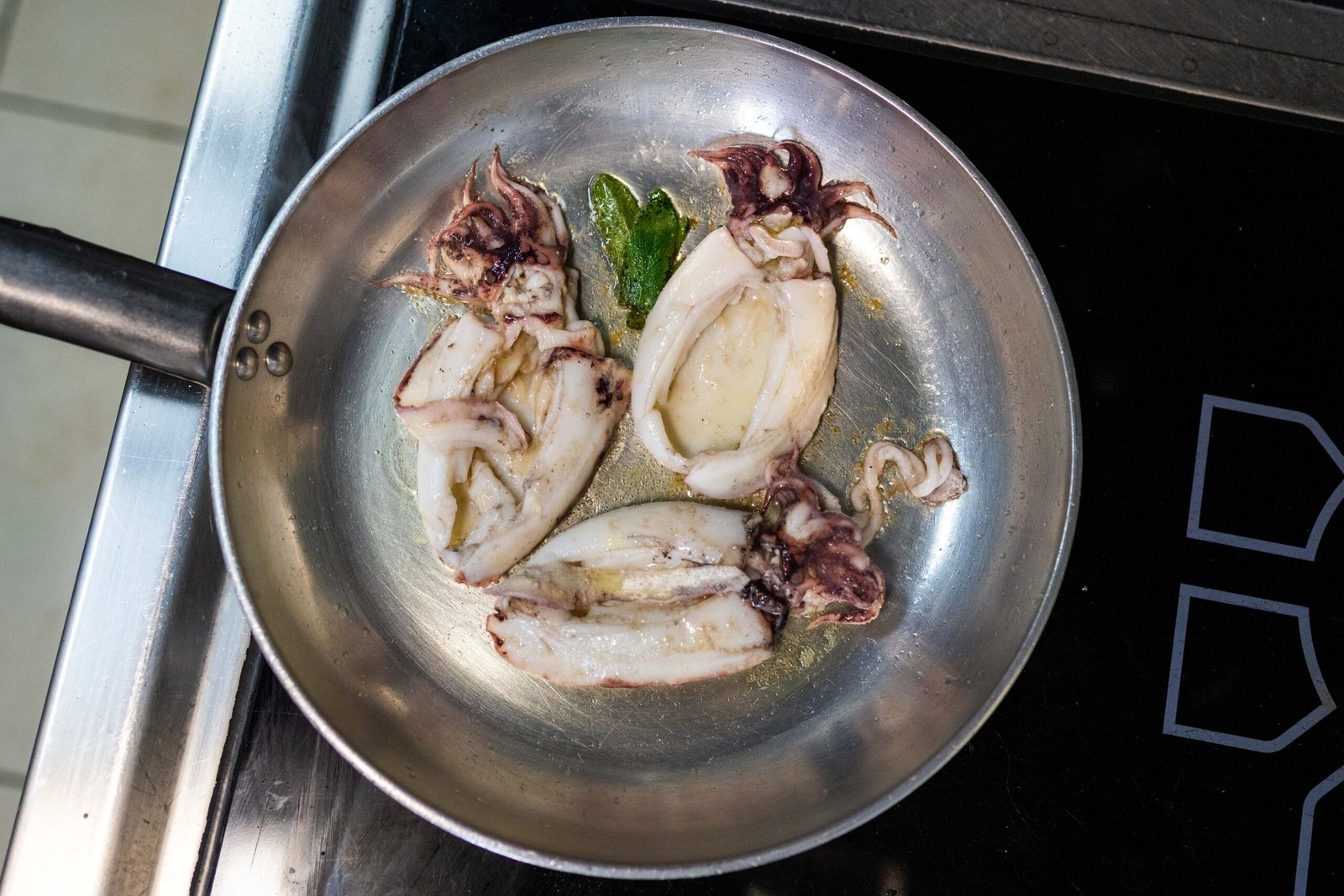 Rosolatura in padella con salvia